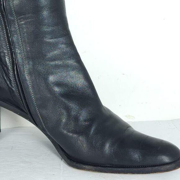 Gucci Women's US7-7,5C EU38 Black Leather Side Zipper Heeld Square Toe Boots - Picture 16 of 16